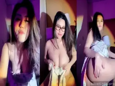 Cewek cantik pantat gede body aduhai pamer barang