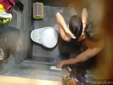Ngintip Pasangan Mandi Bareng Kontol Nyodok Memek Basah